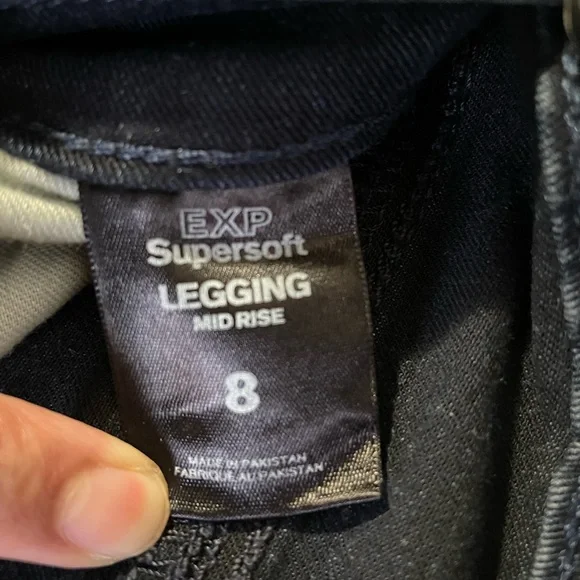 💥 Accepting offers on Express Supersoft Midrise Jean Legging Size 8 - Picture 4 of 4